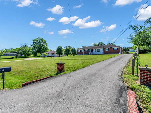 1018 N Graycroft Ave, Madison, TN 37115