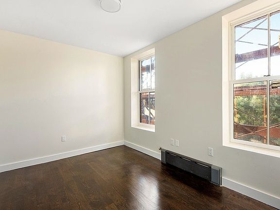 4th image of 383 Bleecker St #4R
