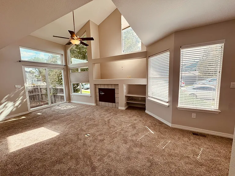 1141 James Ct — Photo 4