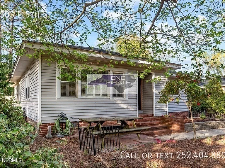 2503 E 5th St — Photo 4