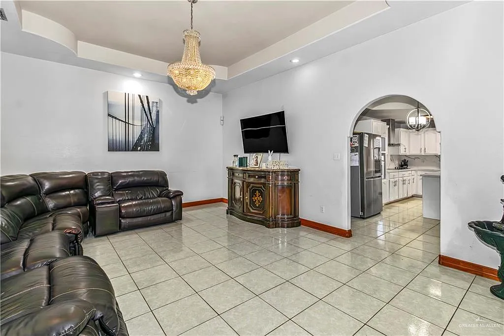 4 bed, 2.5 bath, 1804 sqft, $1,750 — Photo 3
