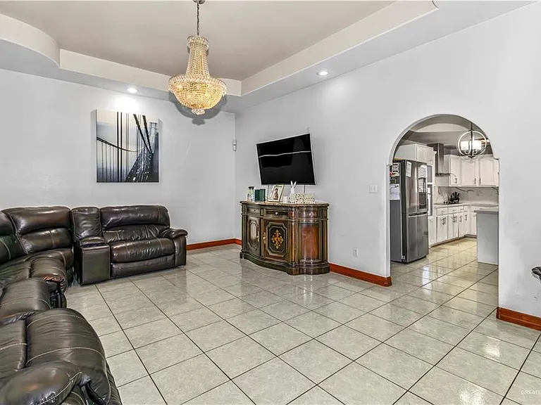 2509 Coma St — Photo 3