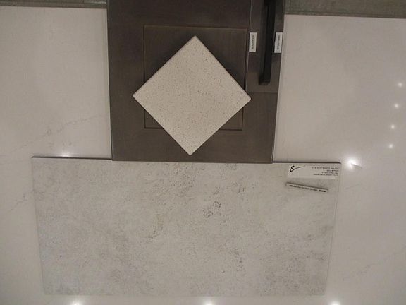 5th image of 4065 Edgewater Terrace Ln
