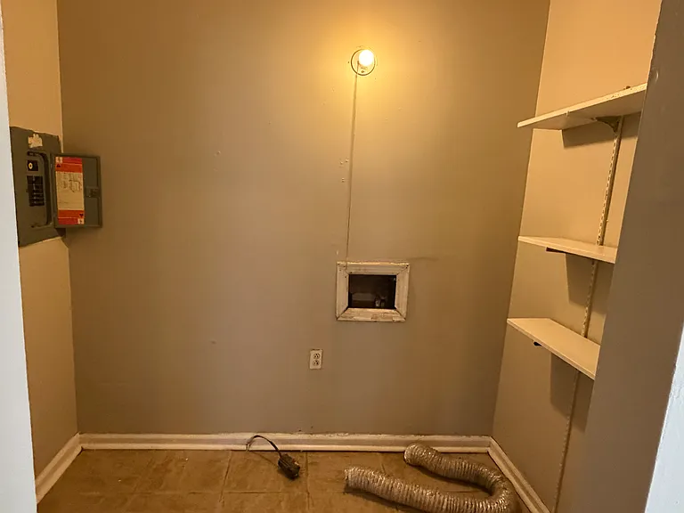 225 Londonderry Dr — Photo 17