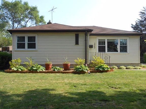 2nd image of 3040 Grand Blvd
