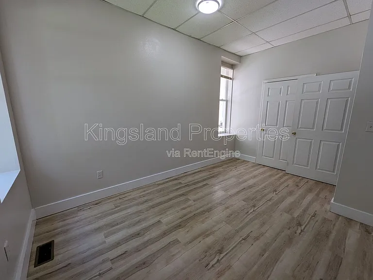 1939 Utah St — Photo 8