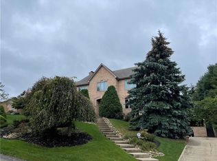 2206 Hassinger Ln, Glenshaw, PA 15116