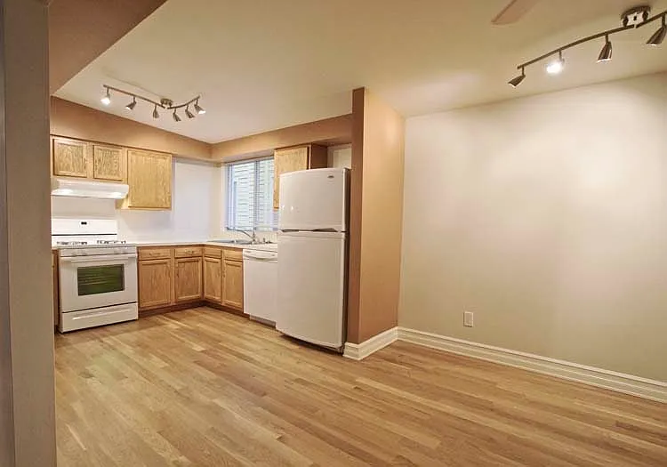 22' W x 10' D kitchen/dinning