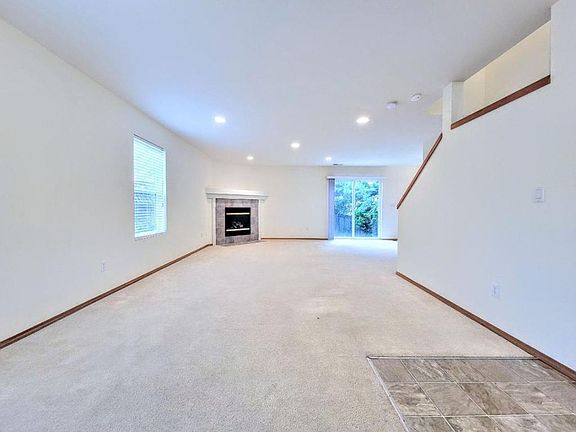 3rd image of 2122 249th Pl SE