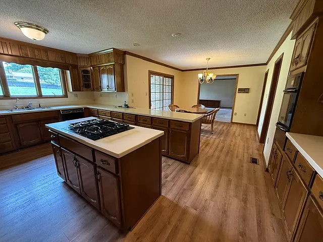 590 Wedgwood Dr — Photo 18