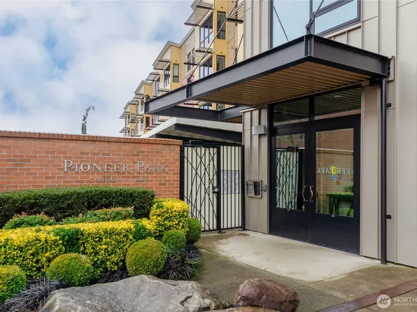 210 W Pioneer #313, Puyallup, WA 98371