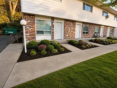 Briarwood Townhomes — Photo 8