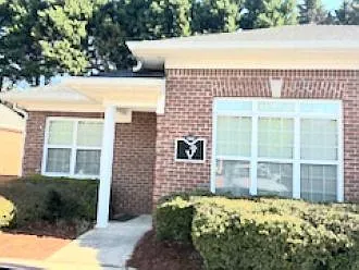 4 bed, 1050 sqft, $1,999 — Photo 2