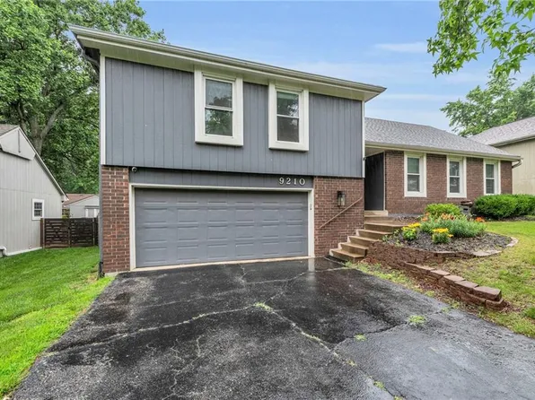 9210 Robinson St, Overland Park, KS 66212