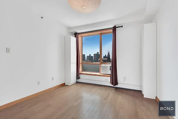 Sold by Bond New York | media 3