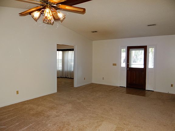 3rd image of 16 Ashley Drive