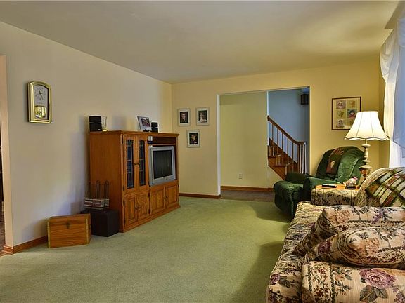 5th image of 894 Forestridge Dr