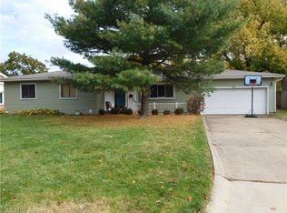 201 N Woodhill Dr, Amherst, OH 44001