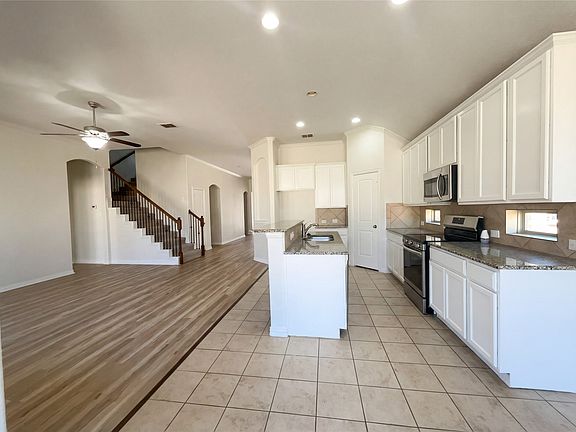 5th image of 16305 Toledo Bend Ct
