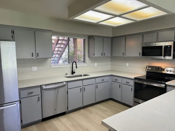 8045 Arcade Lake Ln, Citrus Heights, CA 95610