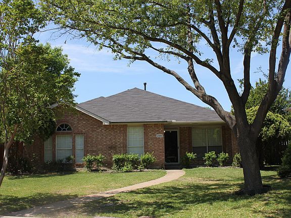 2nd image of 2105 Carnation Ct