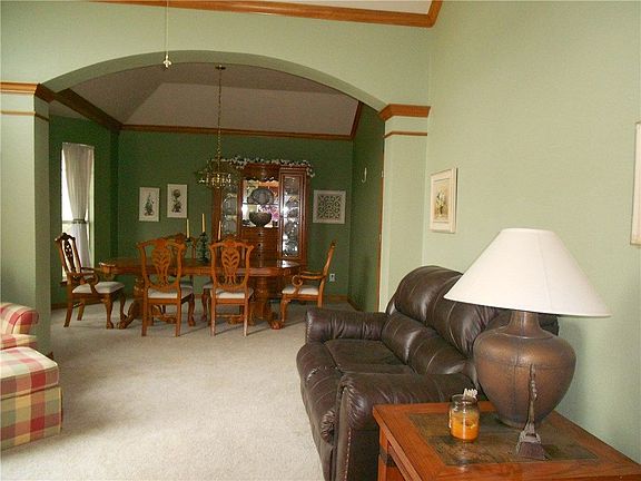 2nd image of 3022 Oak Dr