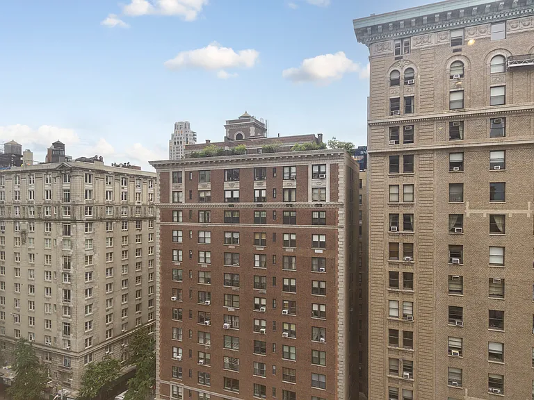900 Park Ave #15B — Photo 3