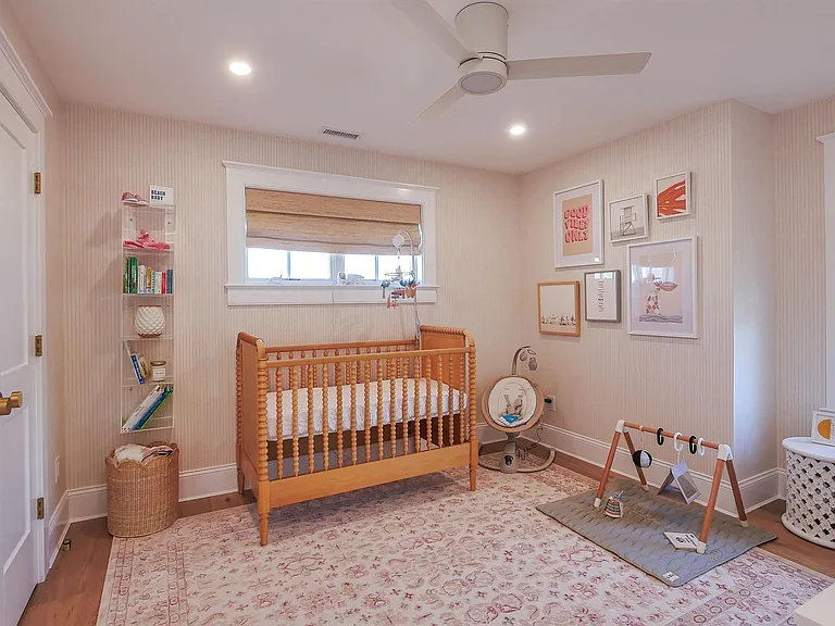106 N Derby Ave — Photo 25