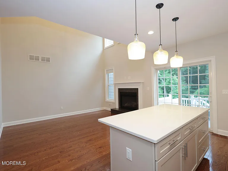 10 Gonzalez Dr — Photo 8