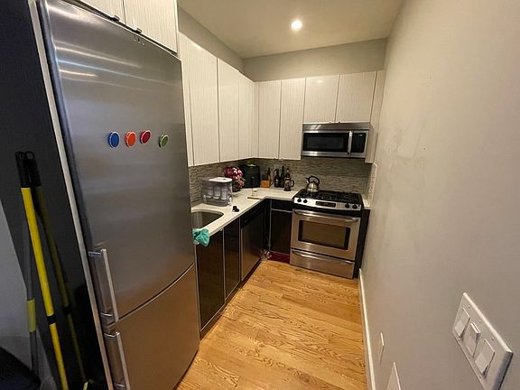 4th image of 1077 Bedford Ave #2A