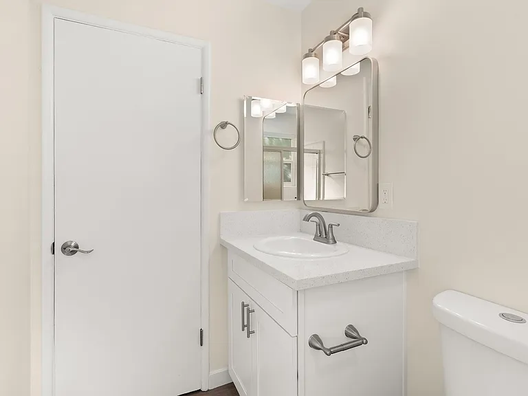 Concorde Apartments - Riverside, CA — Photo 20