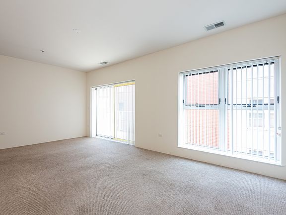 3rd image of 1236 Chicago Ave APT 606A