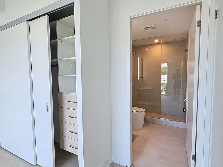 322 Dupont St #613 — Photo 9