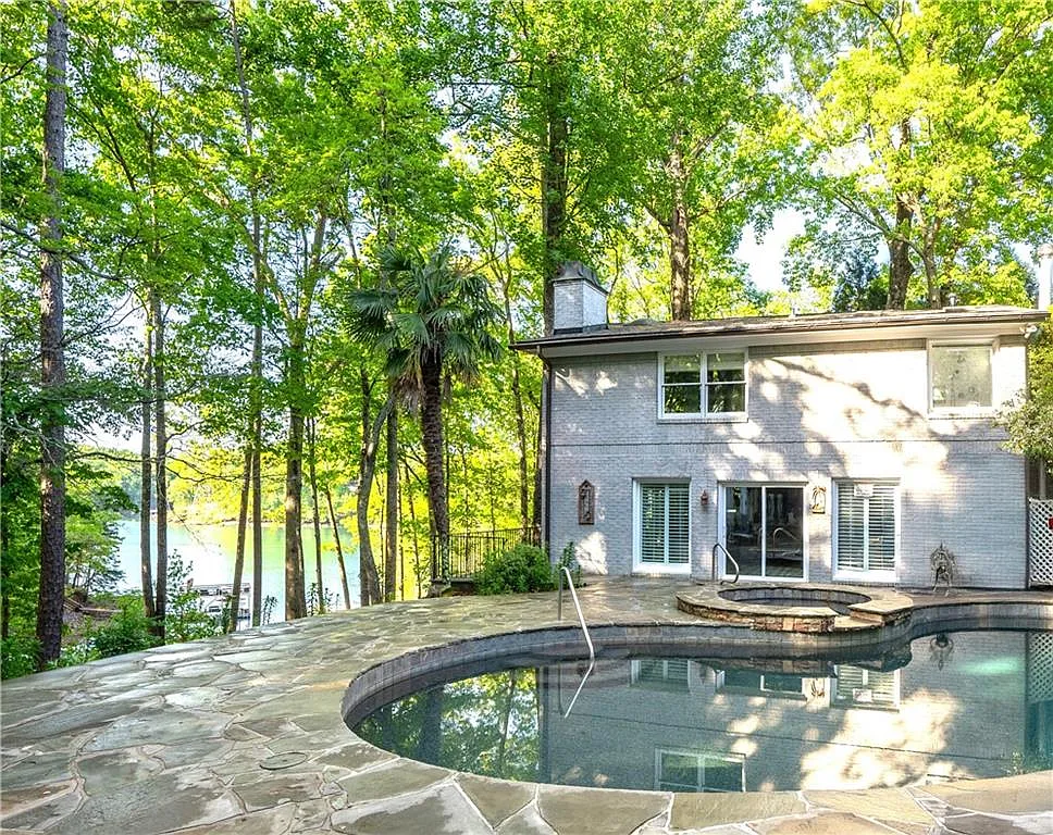 6 bed, 7.0 bath, 5340 sqft, $11,500 — Photo 4