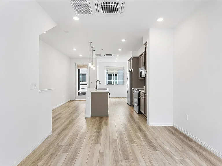 2835 Cathwood Ln — Photo 10