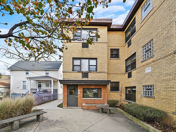 4th image of 311 Sherman Ave APT 2C