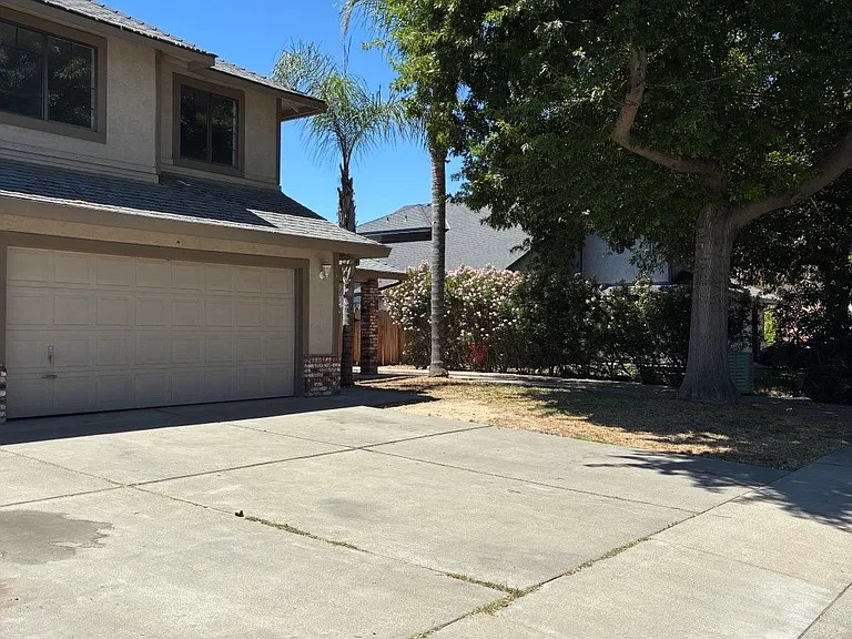 2814 Canyon Dr — Photo 3