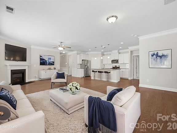 2nd image of 269 Robinwood Ln