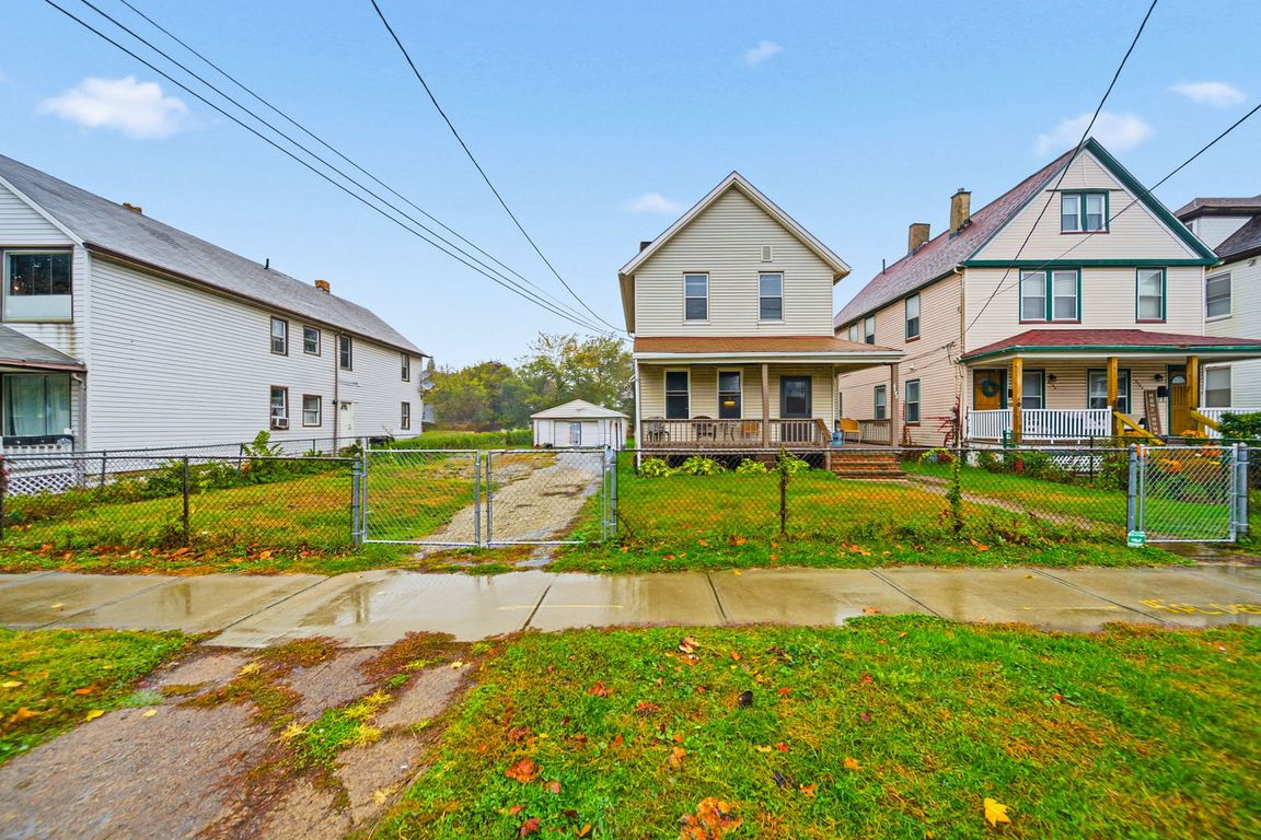 Carolyn Bentley - 2147 W 11th St-1