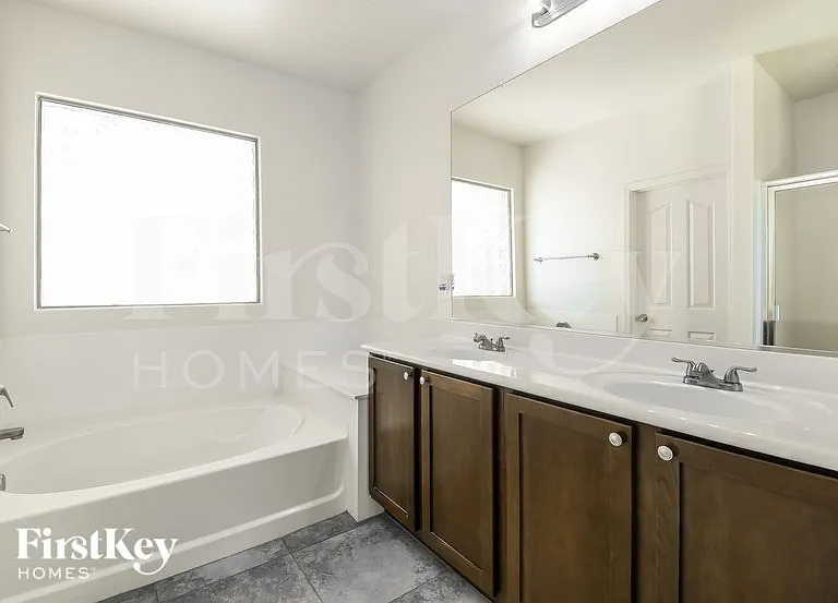 4191 E Velasco St — Photo 11