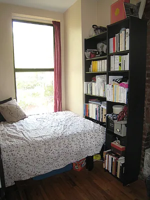 Rented by Metropolitan Realty | media 3