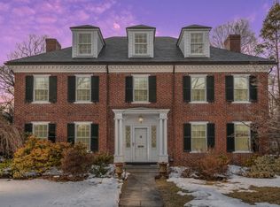 1 Central Grn, Winchester, MA 01890