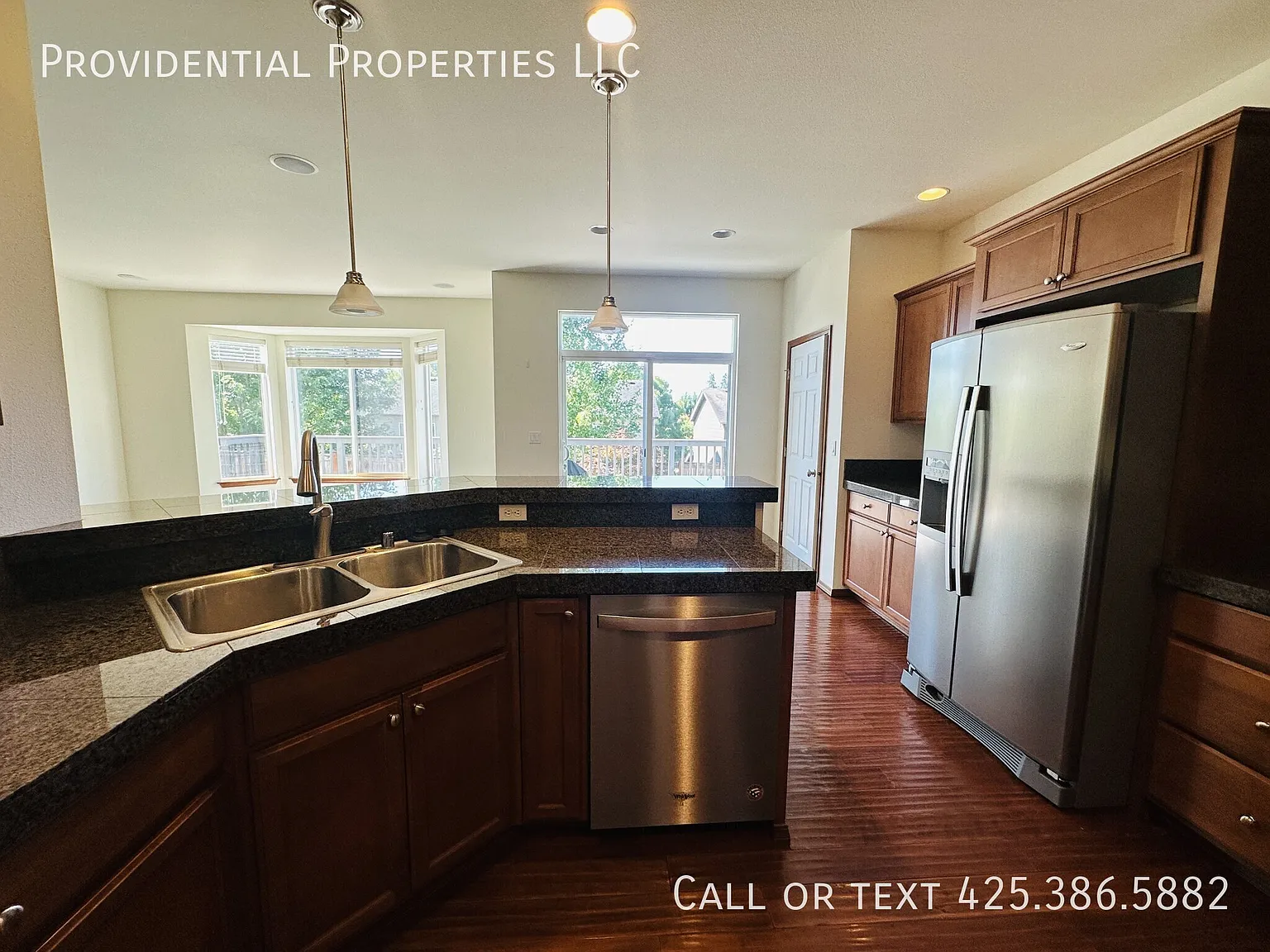 4 bed, 2.5 bath, 2720 sqft, $3,600 — Photo 4