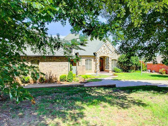 2322 Twin Creek front 