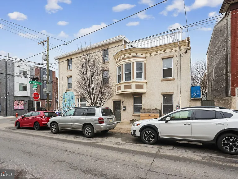 2100 E Dauphin St — Photo 30
