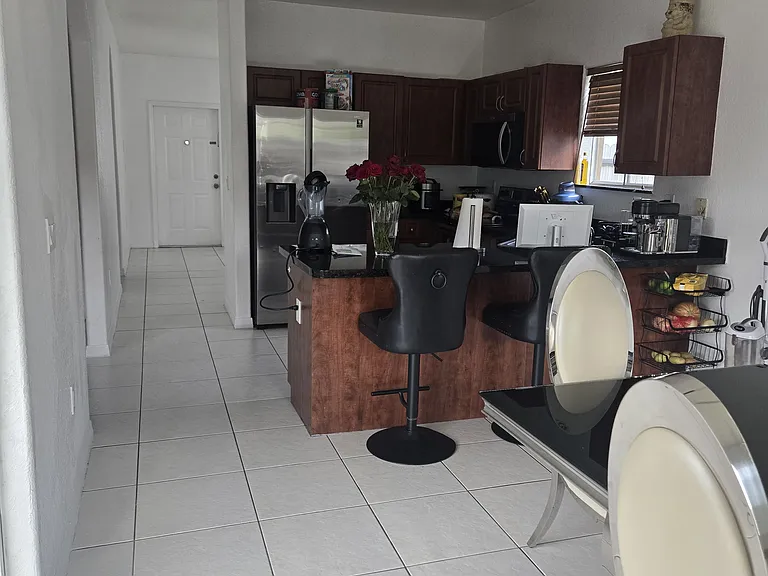 4604 SW 164th Pl #HOUSE — Photo 2