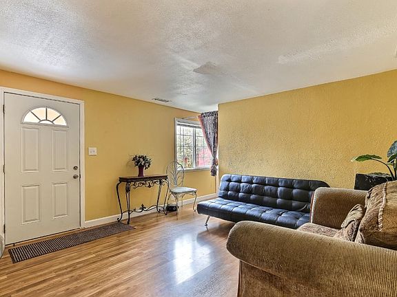 3rd image of 4312 Hyland Ave