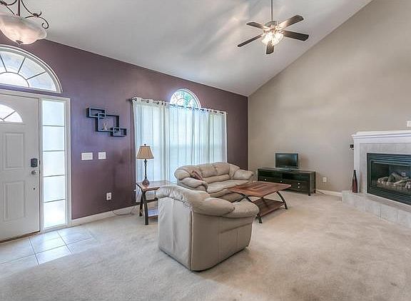 4th image of 204 Thomas Cir