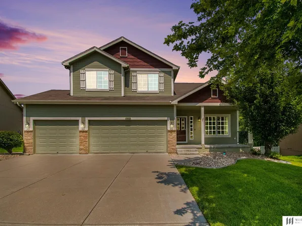 1802 Tammy St, Bellevue, NE 68123