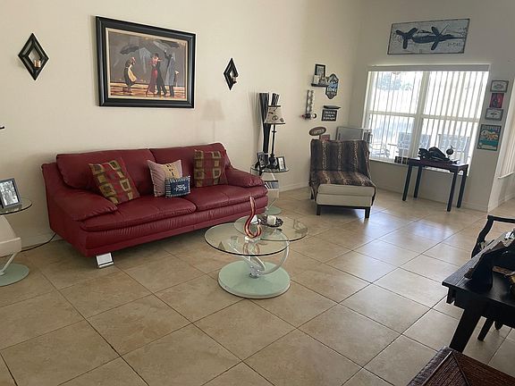 3rd image of 12867 Waterhaven Cir